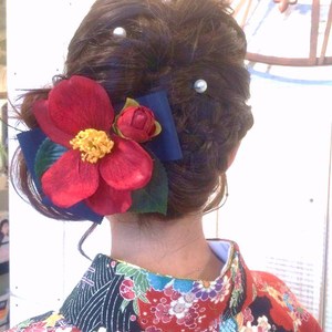 モダンな編みこみヘアセット